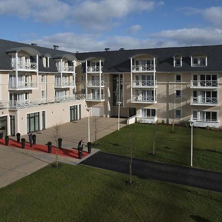 Domitys Le Carrousel Aparthotel Cabourg Exteriör bild